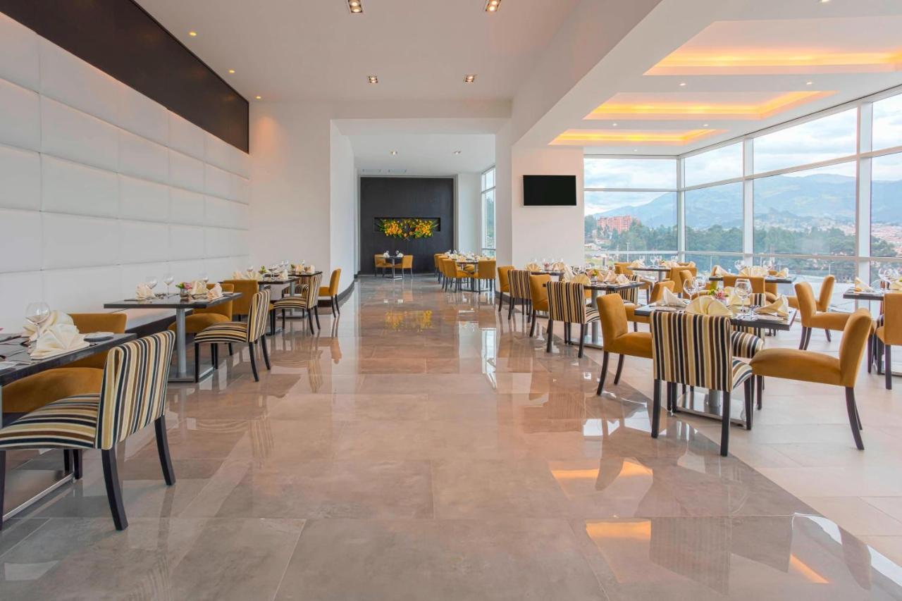 Four Points By Sheraton Cuenca Luaran gambar The lounge at the airport.