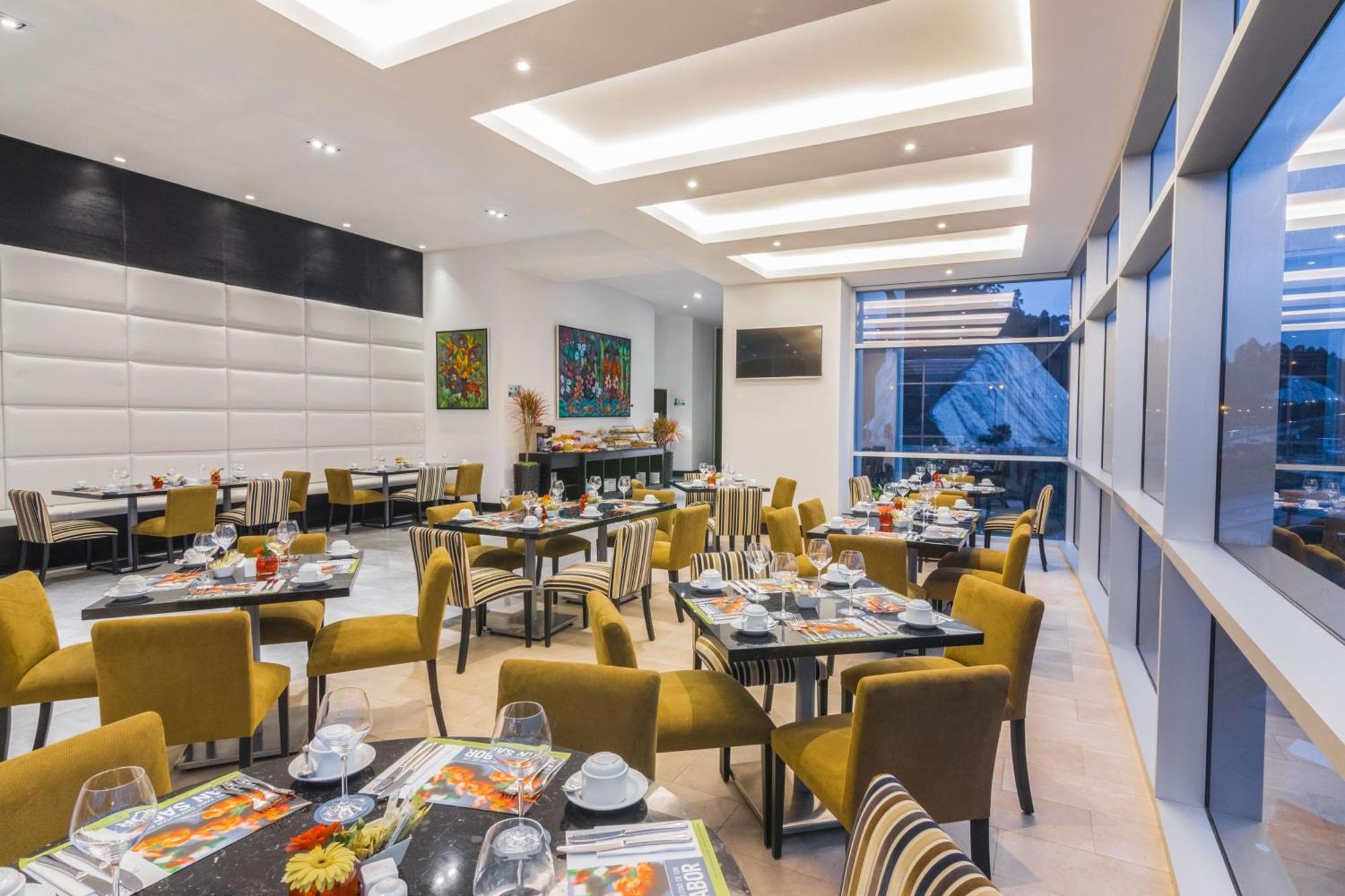 Four Points By Sheraton Cuenca Luaran gambar The restaurant
