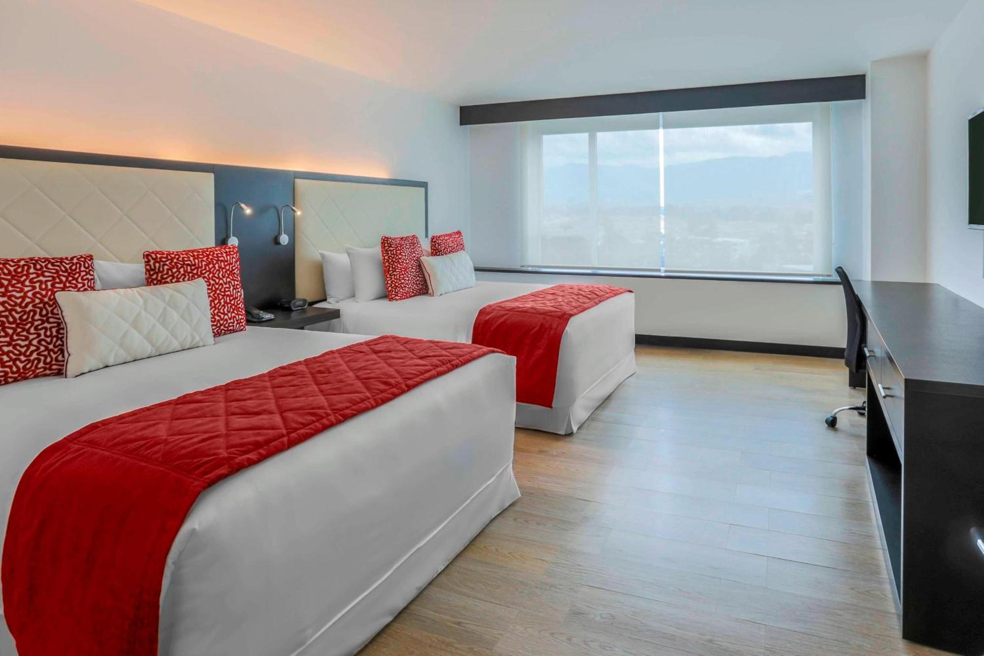 Four Points By Sheraton Cuenca Luaran gambar A room at the hotel